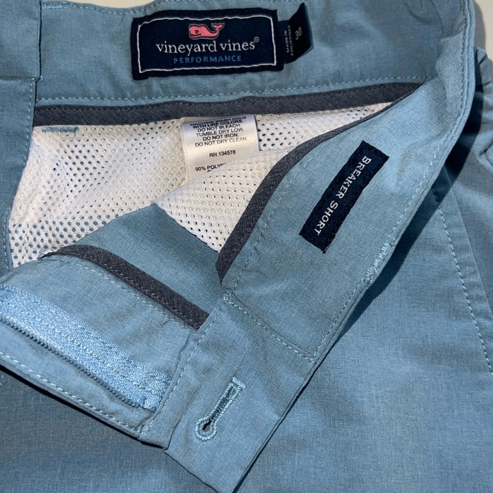 Vineyard Vines 8" Performance Breaker Short 10% Spandex Light Blue Size 30 - Picture 3 of 4